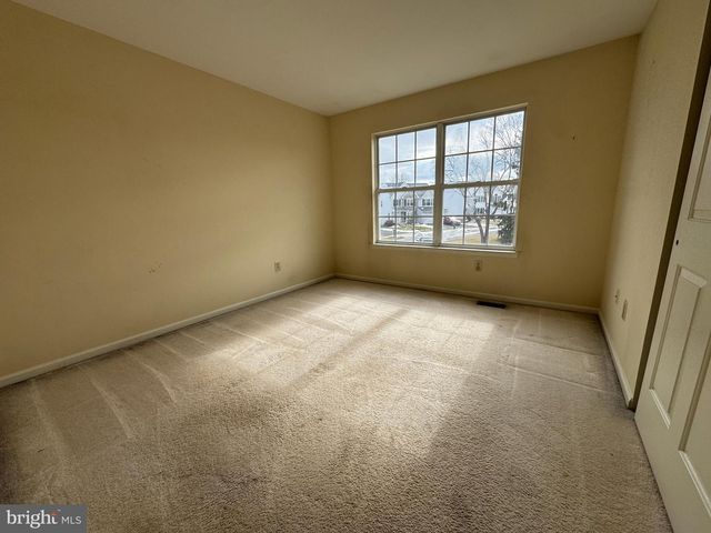 25 CASTLE DR, Royersford, PA 19468