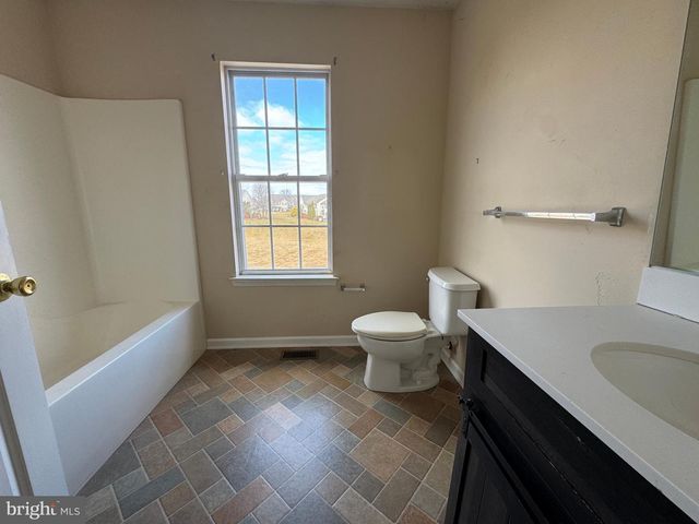 25 CASTLE DR, Royersford, PA 19468