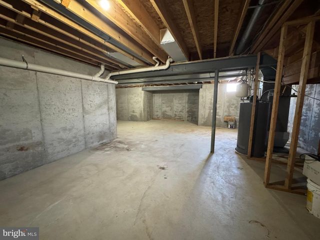 25 CASTLE DR, Royersford, PA 19468