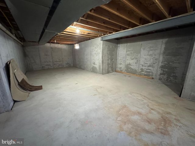 25 CASTLE DR, Royersford, PA 19468