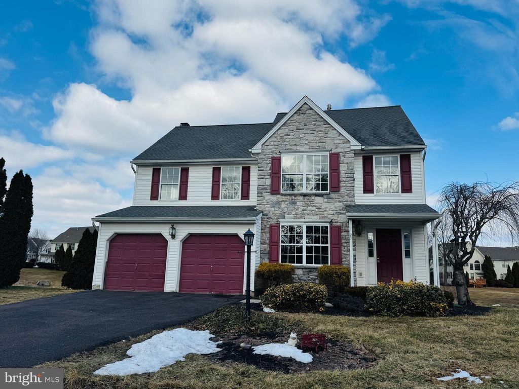 25 CASTLE DR, Royersford, PA 19468