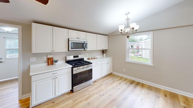 7517 Mildred Road, Machesney Park, IL 61115