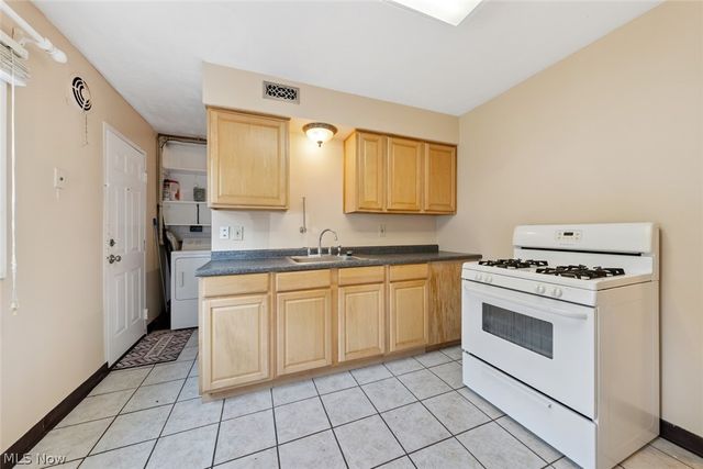 215 Dalepark Drive 5, Bedford, OH 44146
