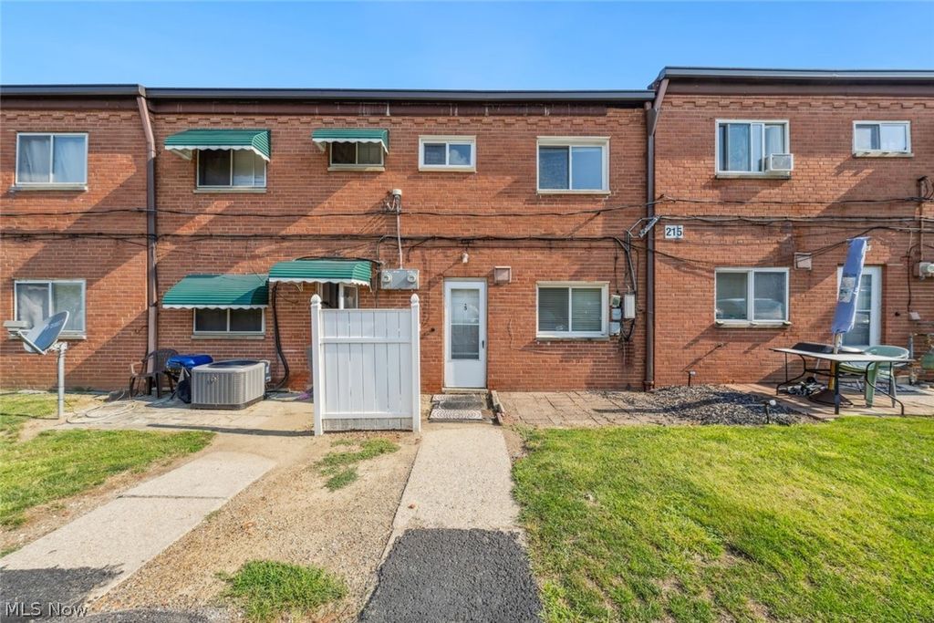 215 Dalepark Drive 5, Bedford, OH 44146