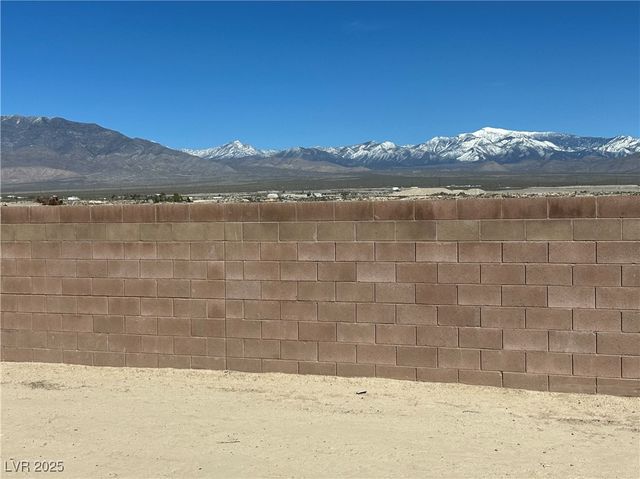 1621 South Pinedale Street, Pahrump, NV 89060