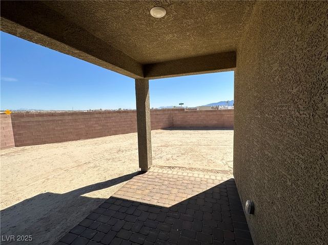 1621 South Pinedale Street, Pahrump, NV 89060