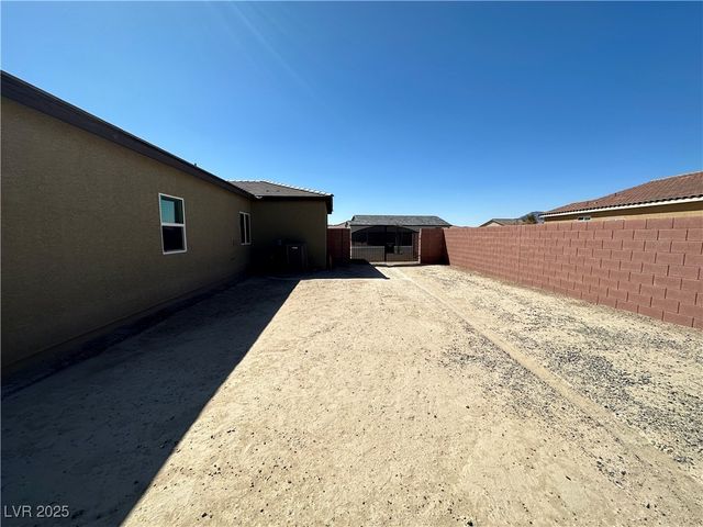 1621 South Pinedale Street, Pahrump, NV 89060