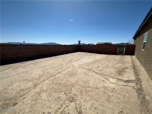 1621 South Pinedale Street, Pahrump, NV 89060