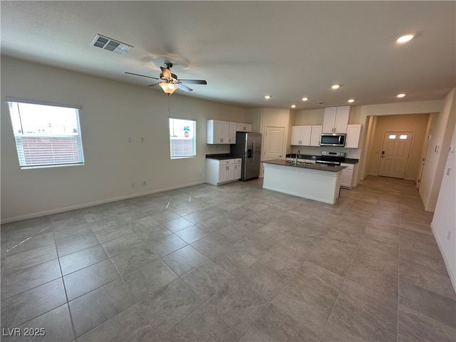 1621 South Pinedale Street, Pahrump, NV 89060