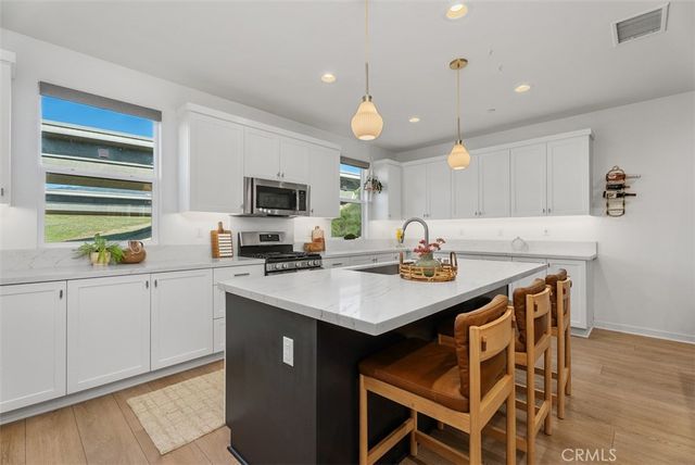 85 Hideaway Loop, Mission Viejo, CA 92691