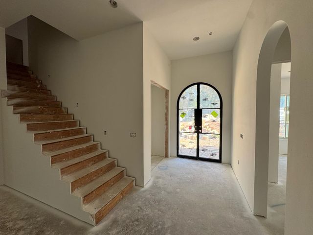 145 Colonial Dr, Auburn, CA 95603