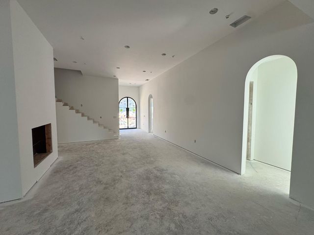 145 Colonial Dr, Auburn, CA 95603