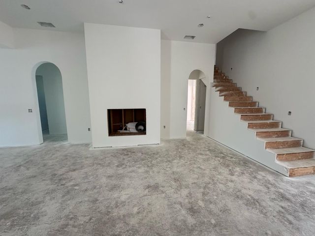 145 Colonial Dr, Auburn, CA 95603