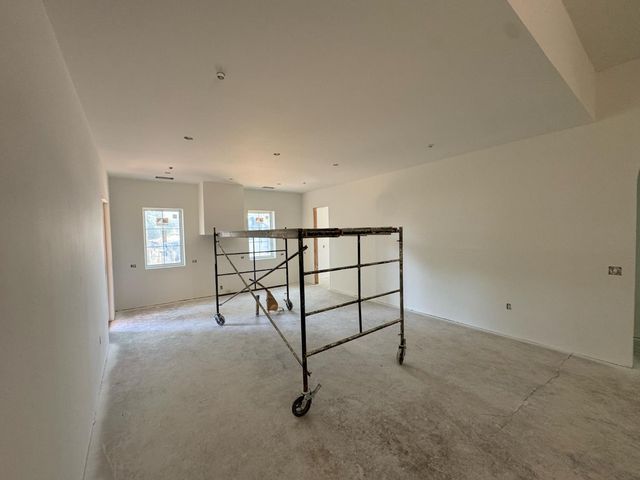 145 Colonial Dr, Auburn, CA 95603