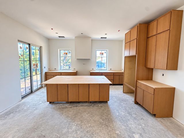 145 Colonial Dr, Auburn, CA 95603