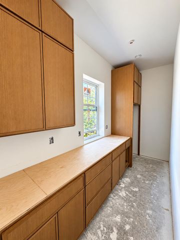 145 Colonial Dr, Auburn, CA 95603