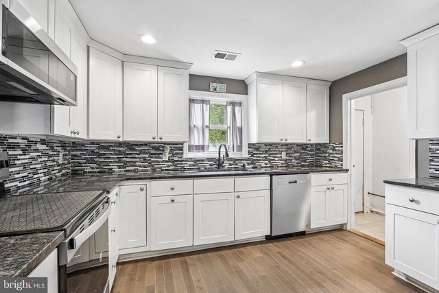 7 HURFORD PL, Aston, PA 19014