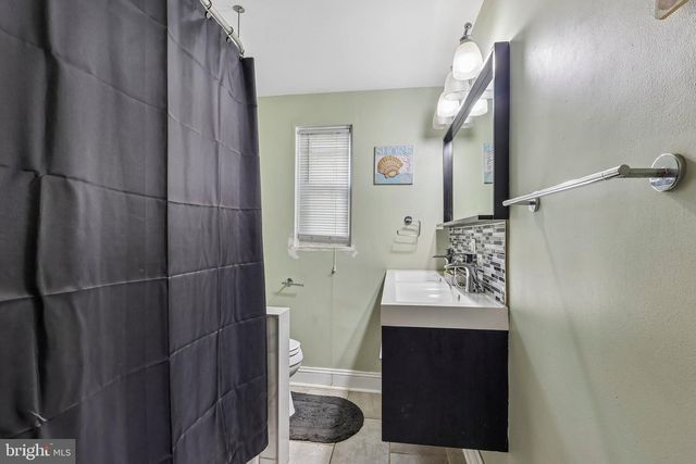 7 HURFORD PL, Aston, PA 19014