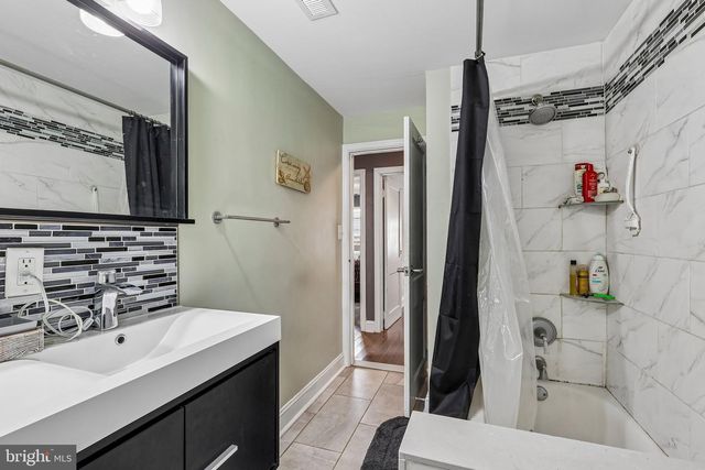 7 HURFORD PL, Aston, PA 19014