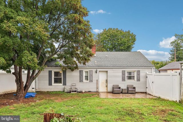 7 HURFORD PL, Aston, PA 19014