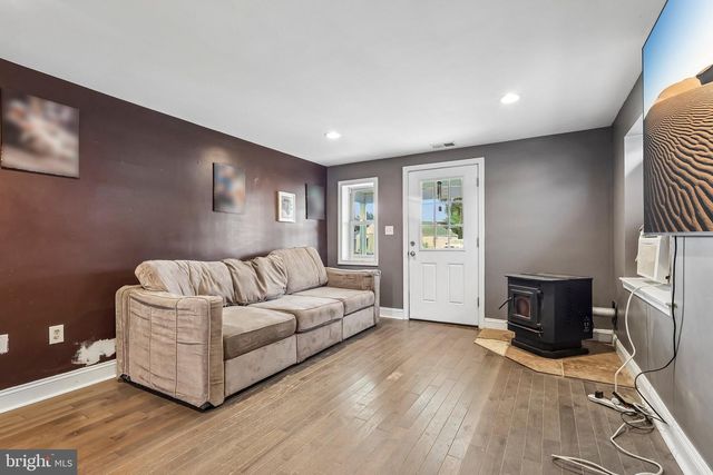 7 HURFORD PL, Aston, PA 19014
