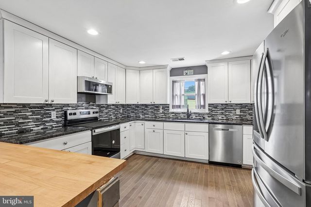 7 HURFORD PL, Aston, PA 19014