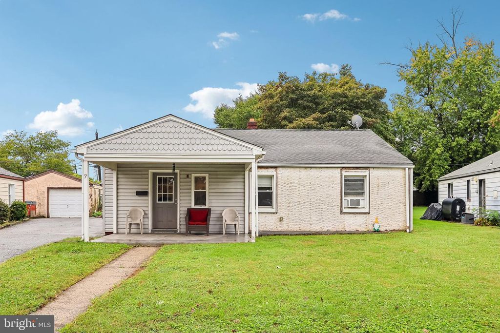 7 HURFORD PL, Aston, PA 19014