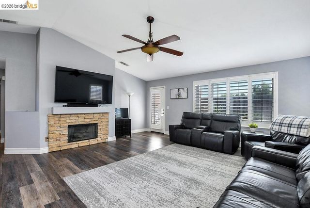 1230 Arlington Way, Brentwood, CA 94513