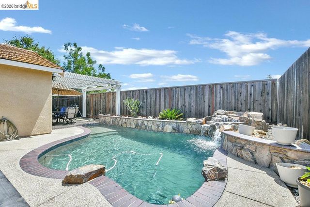 1230 Arlington Way, Brentwood, CA 94513