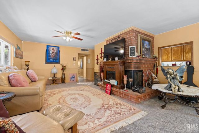 2913 Harmony Drive, Bakersfield, CA 93306