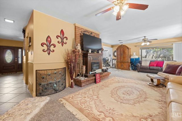 2913 Harmony Drive, Bakersfield, CA 93306