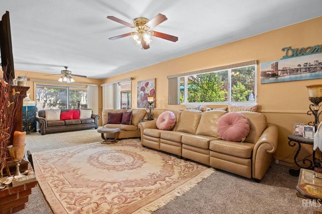2913 Harmony Drive, Bakersfield, CA 93306