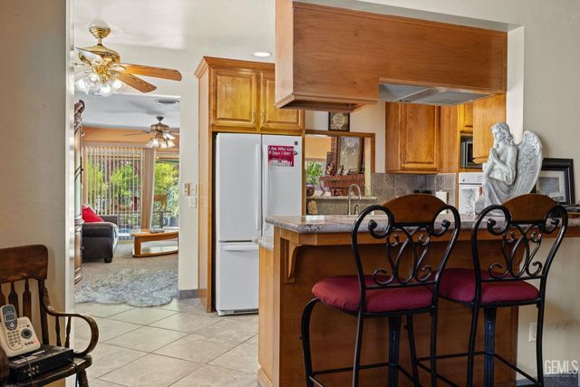 2913 Harmony Drive, Bakersfield, CA 93306