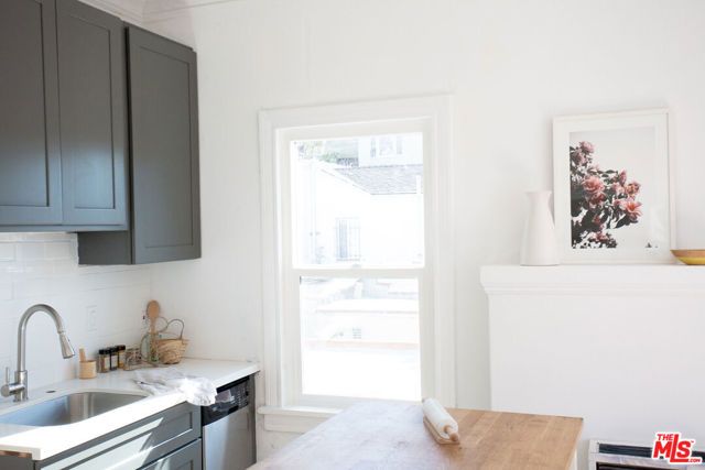 406 S Coronado Street, Los Angeles, CA 90057