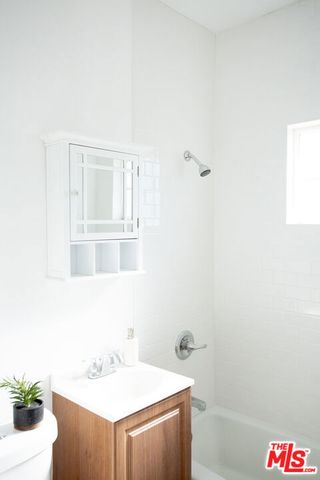 406 S Coronado Street, Los Angeles, CA 90057