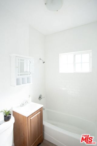 406 S Coronado Street, Los Angeles, CA 90057