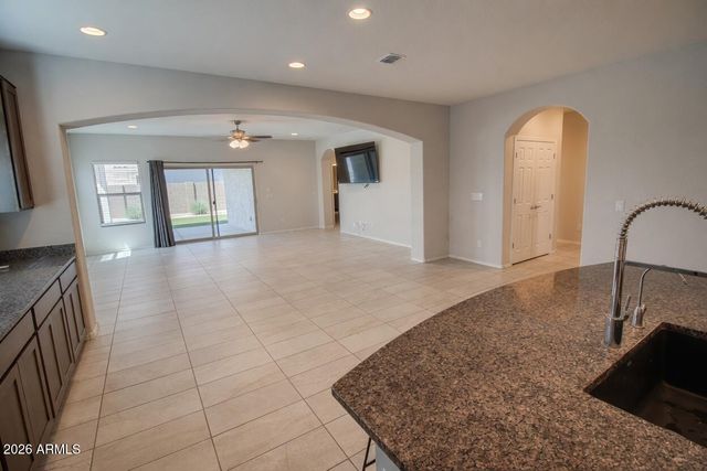 6384 W GEORGETOWN Way, Florence, AZ 85132
