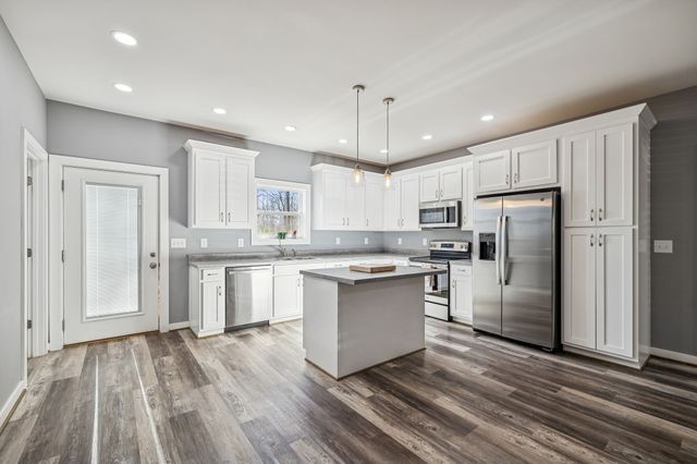 435 Penile Dr, Decherd, TN 37324