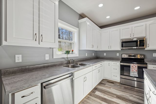 435 Penile Dr, Decherd, TN 37324