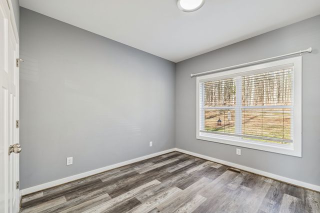 435 Penile Dr, Decherd, TN 37324