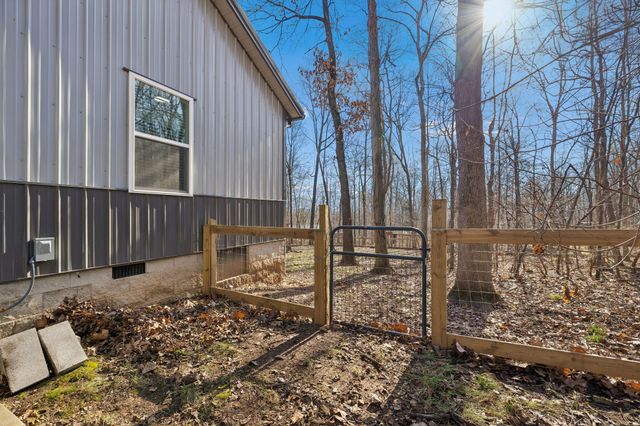 435 Penile Dr, Decherd, TN 37324