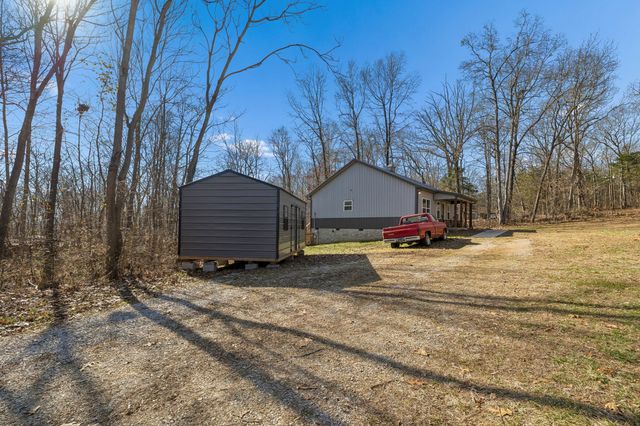 435 Penile Dr, Decherd, TN 37324