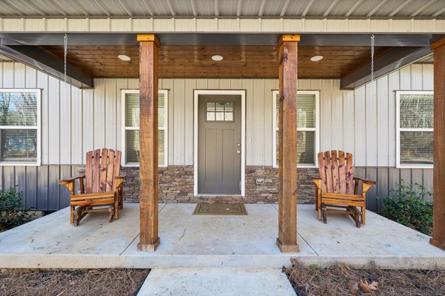 435 Penile Dr, Decherd, TN 37324