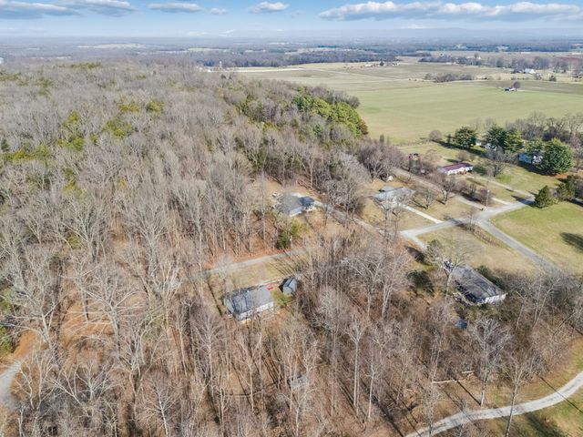 435 Penile Dr, Decherd, TN 37324