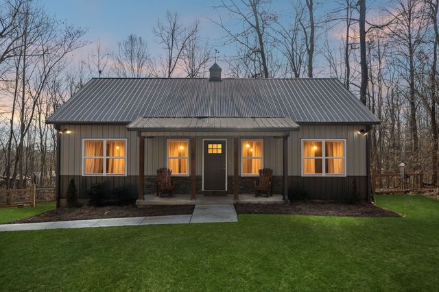 435 Penile Dr, Decherd, TN 37324