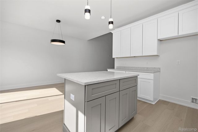 21959 Deer Brook Drive 2, Southfield, MI 48075