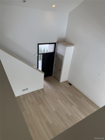 21959 Deer Brook Drive 2, Southfield, MI 48075