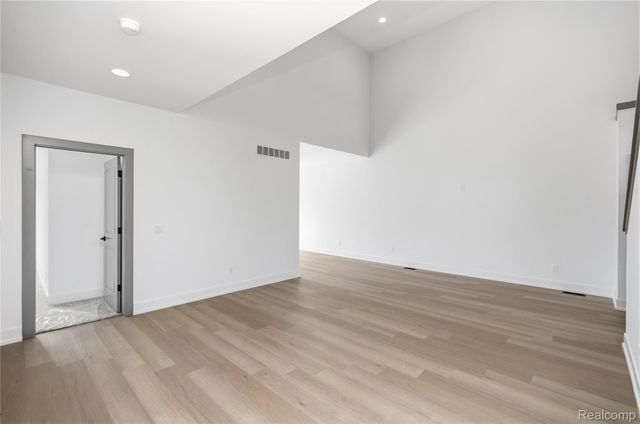 21959 Deer Brook Drive 2, Southfield, MI 48075