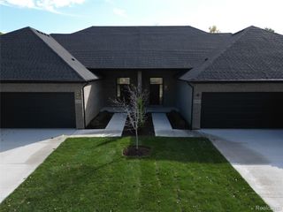 21959 Deer Brook Drive 2, Southfield, MI 48075