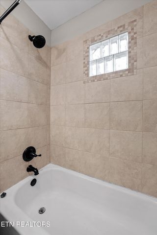 2802 Willocks Ave, Maryville, TN 37804